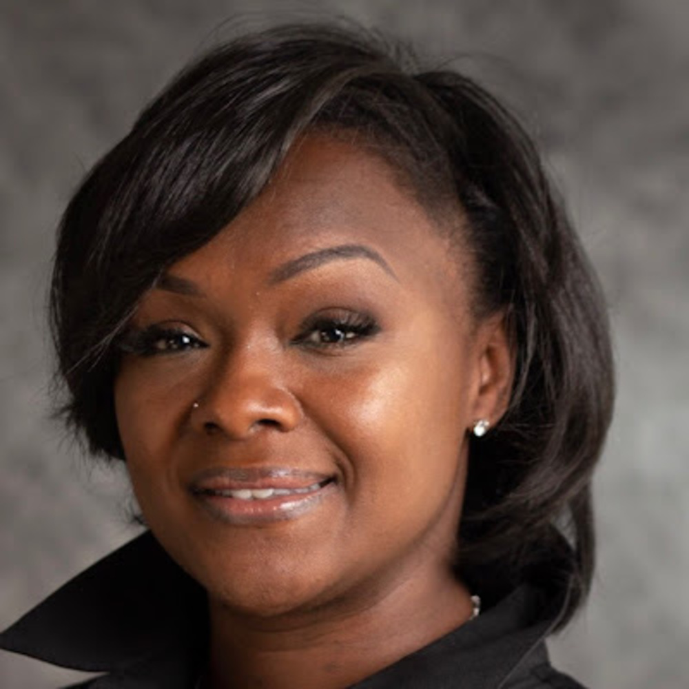 Meet your Posher, Thomasena